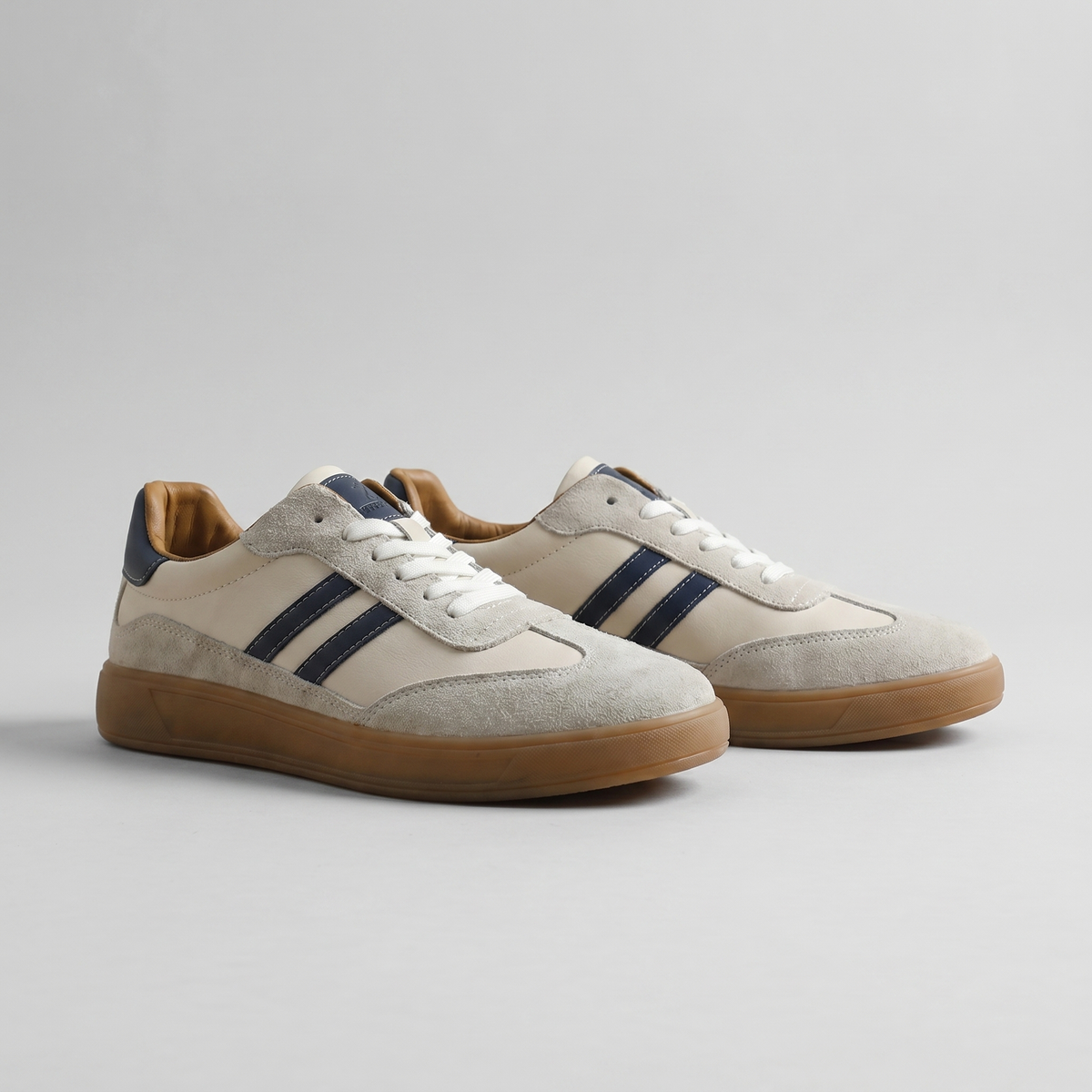 Baskets homme rétro à empiècements