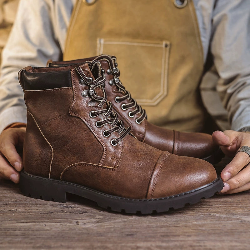 Bottines homme à lacets et semelle crantée