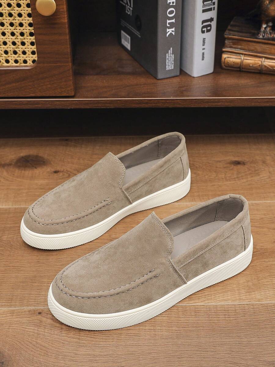 Chaussures homme à enfiler style mocassin