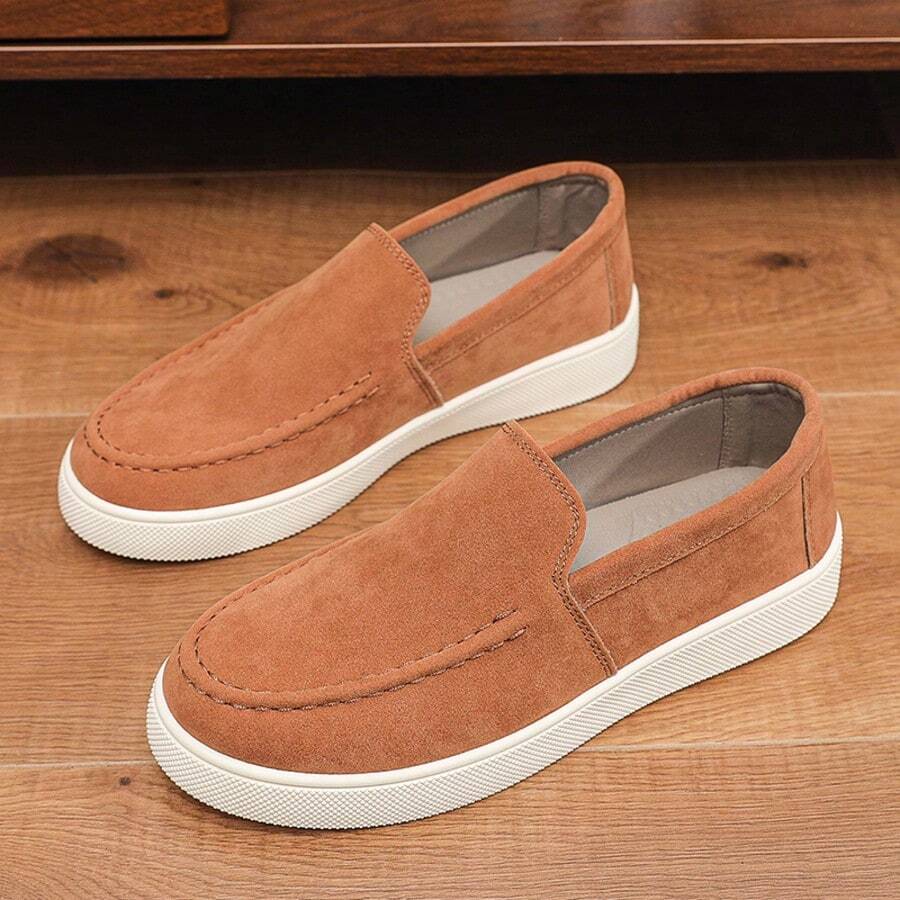 Chaussures homme à enfiler style mocassin