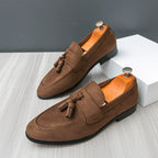 Mocassins homme visibles sur le dessus