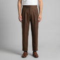 Pantalon homme à plis ajustable