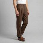 Pantalon homme à plis ajustable