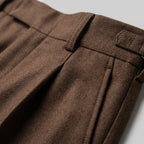 Pantalon homme à plis ajustable