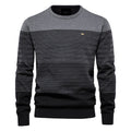 Pull homme à fines rayures