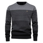 Pull homme à fines rayures