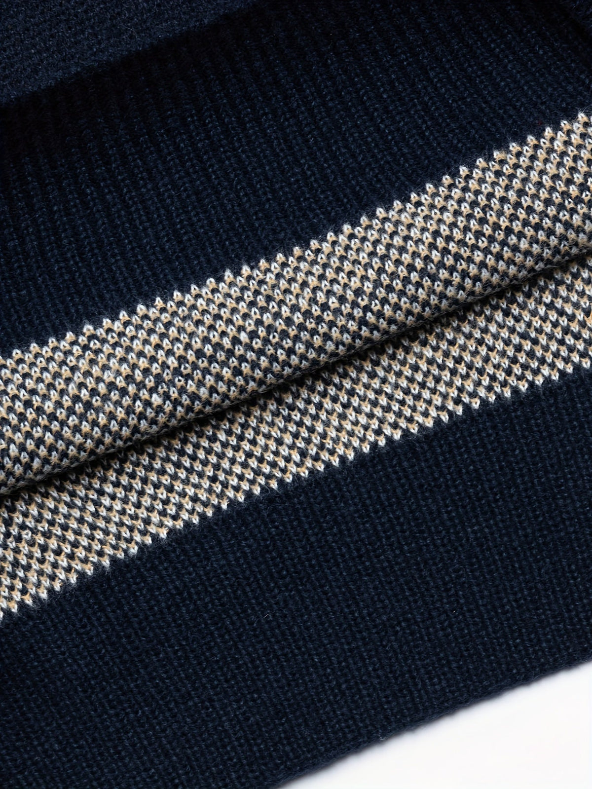 Pull homme maille col rond à motif imprimé