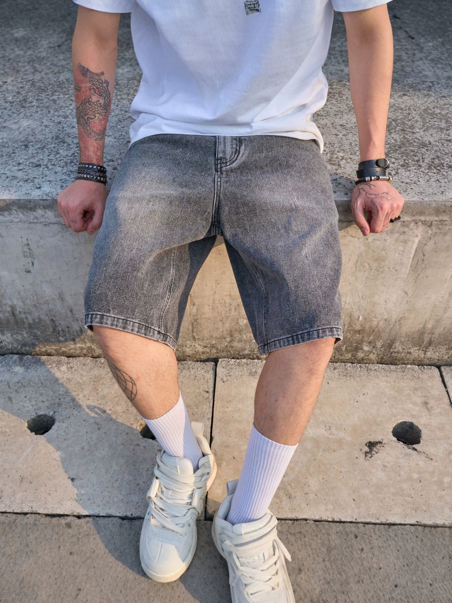 Short homme délavé